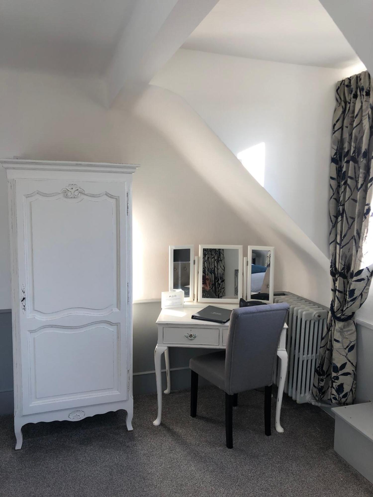 No 6 B&B Landivy Rum bild